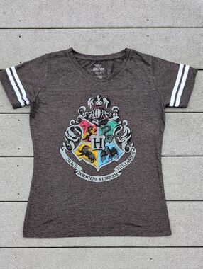 Wizarding World of Harry Potter Hogwarts Crest T-Shirt.